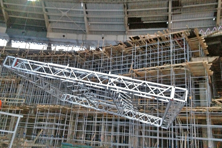 Ферма-конструкция стадиона Лужники в Москве фото 3