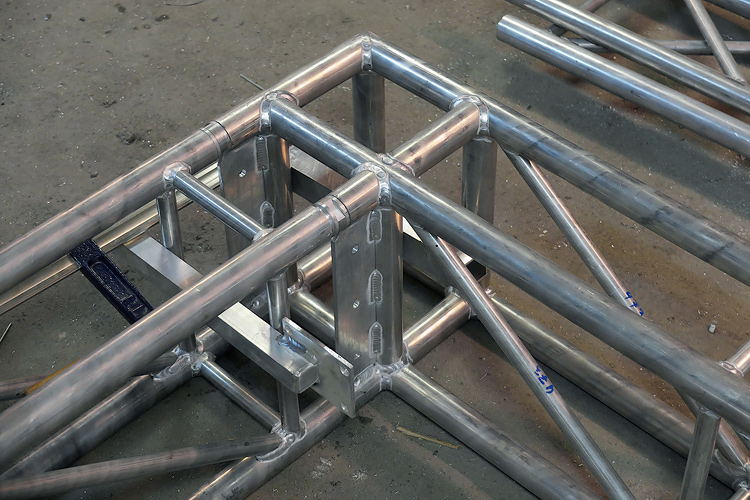 Алюминиевая конструкция для акустического потолка фото 7